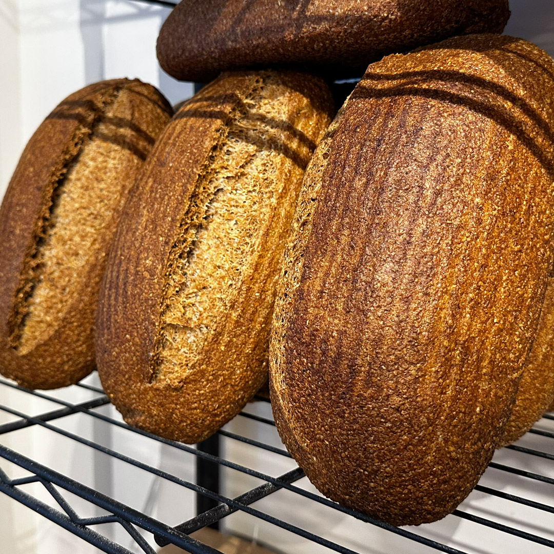 Pan de Trigo Integral Ecológico Molido a la Piedra - Panaderia La mimosa Bread en Mutilva